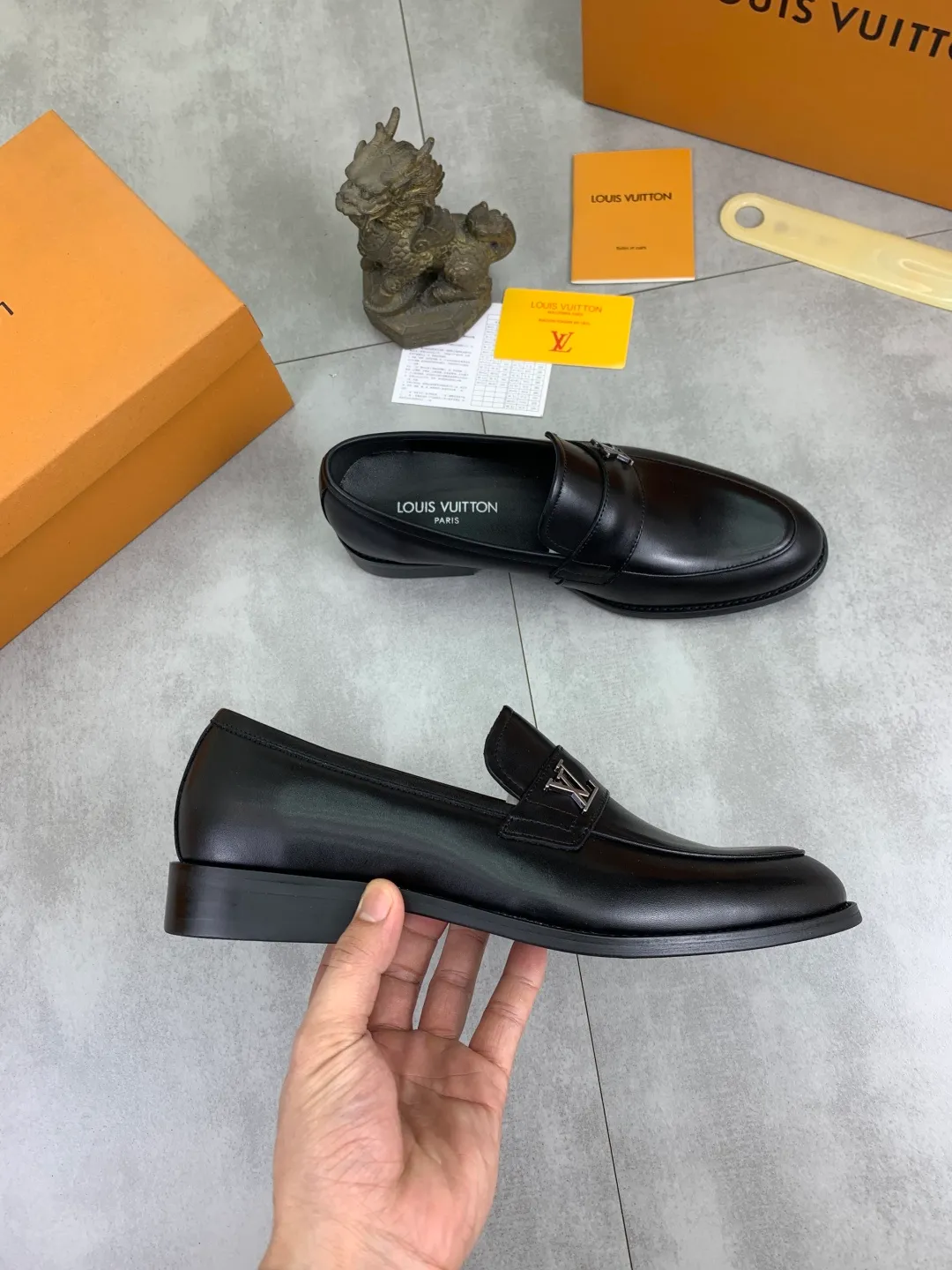 Men's Men's Shoes 💰P420 [New Style] 💰Yangli💎💎💎[Louis Vuitton] LV high-end men's formal business leather shoes, original order 1:1! Original imported calfskin, original metal buckle, imported sheepskin lining for feet, original outsole, men's shoe size: 39-45 (38.46 customized) black optional